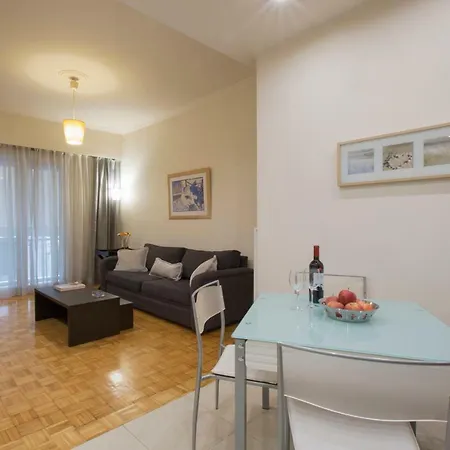 Apartment At Koukaki, 150m From The Metro By Yha