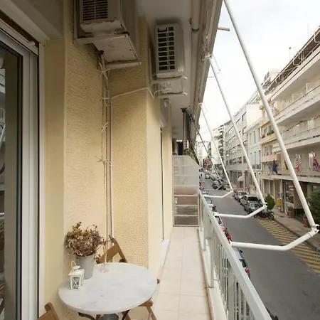 Apartment At Koukaki, 150m From The Metro By Yha